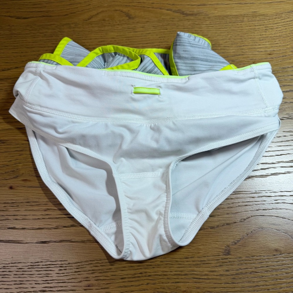 Lululemon Run Speed Up Shorts Wee Are From Space Silver Spoon Print Size 4 - Picture 6 of 7